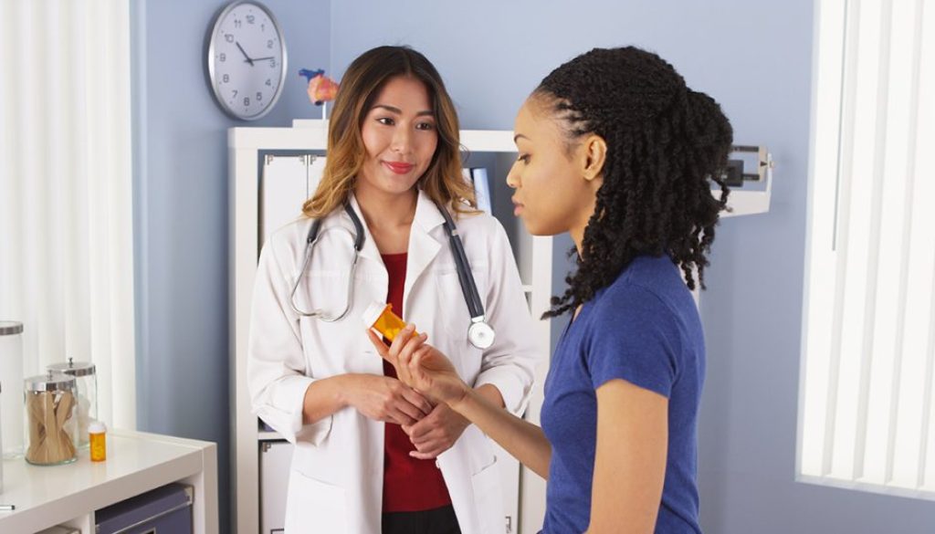 doctor-helping-patient